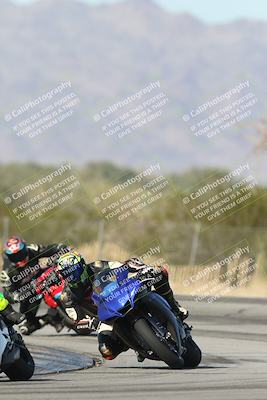 media/Dec-01-2025-Moto Forza (Mon) [[2daa91e15f]]/1-Advanced Group/Session 3 (Turn 3)/